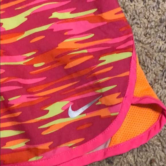 Girls Nike Shorts - Picture 3 of 3
